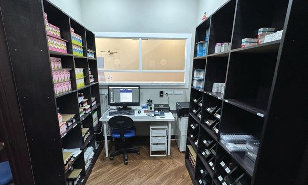 Bilik farmasi Klinik Anda Jitra - penyediaan ubat oleh farmasi bertauliah